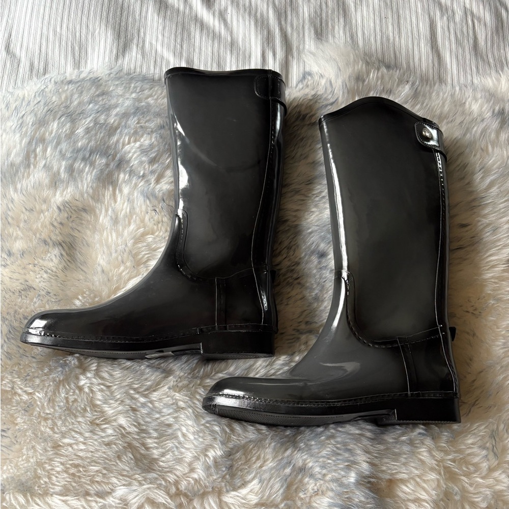 Glossy Black Knee-High Boots